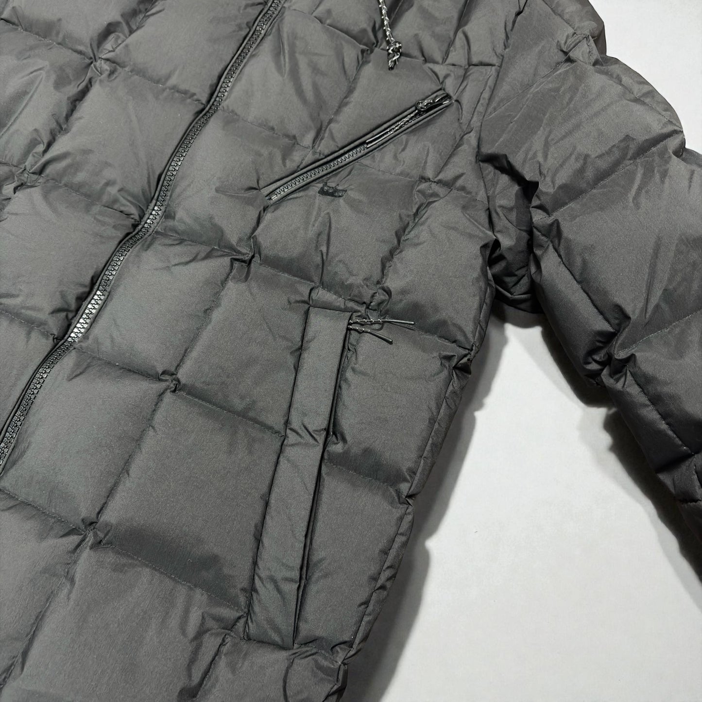 サンプルセール M ALGON DOWN ZIP エルゴーン ダウン ジップ carbon black / M