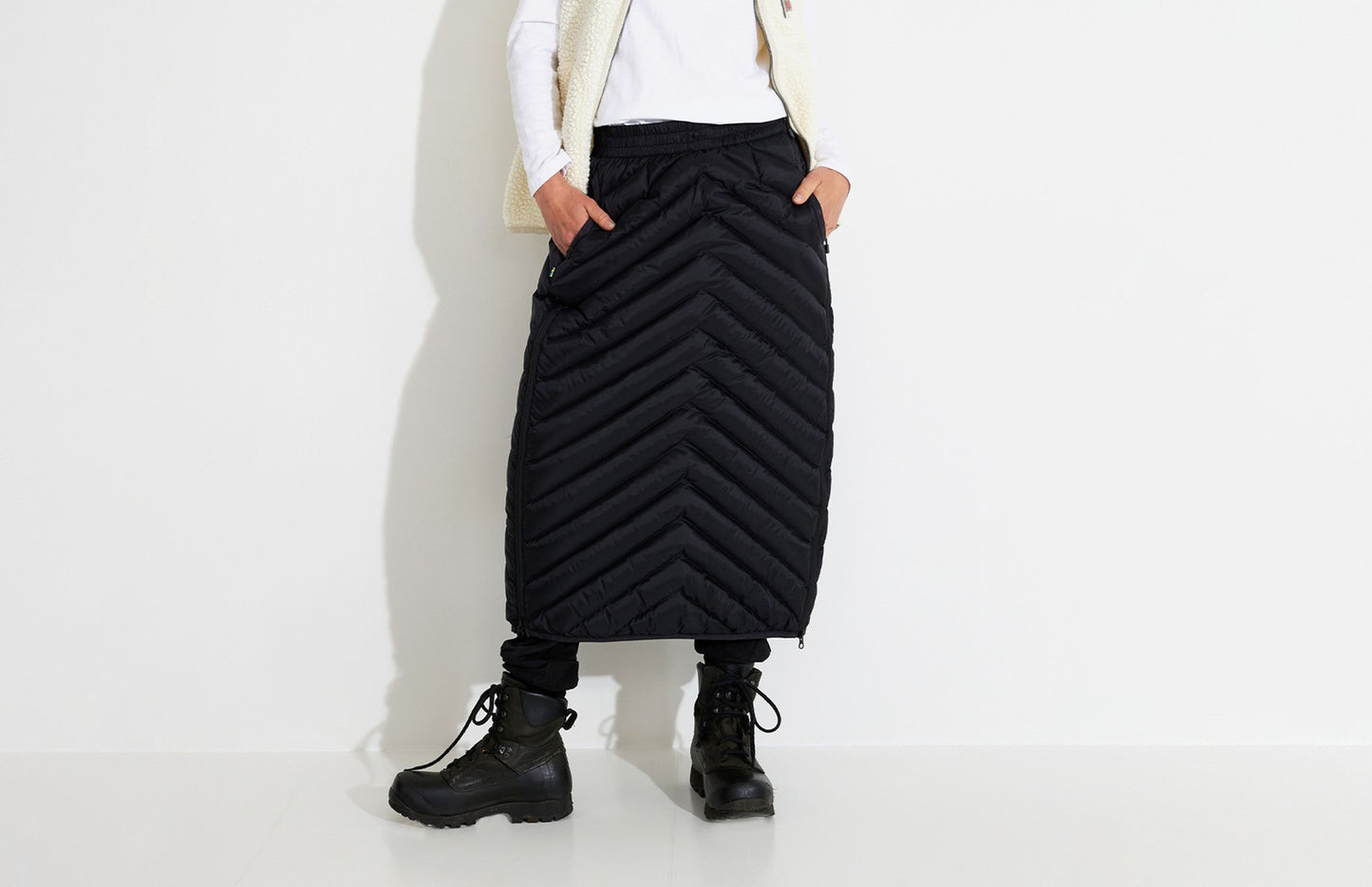 サンプルセール W TRANABY WINTER SKIRT ターナビー ウィンター スカート carbon black / XL